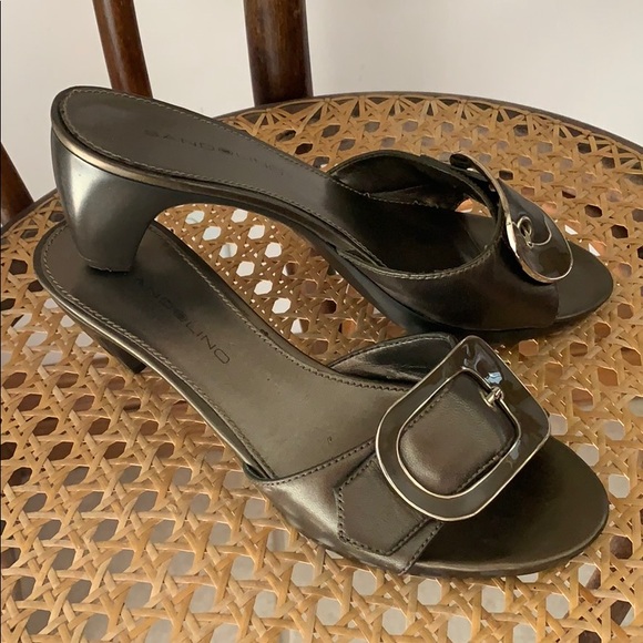 Bandolino Sandals size 6.5 taupe color - Picture 2 of 8